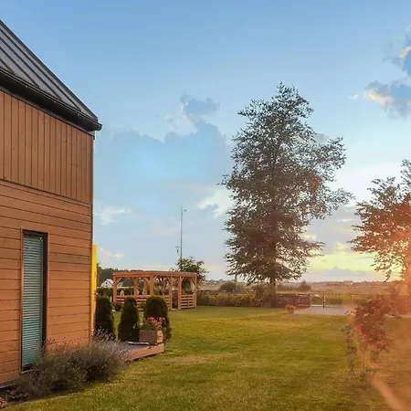 Holiday home Stunning In With Jacuzzi *